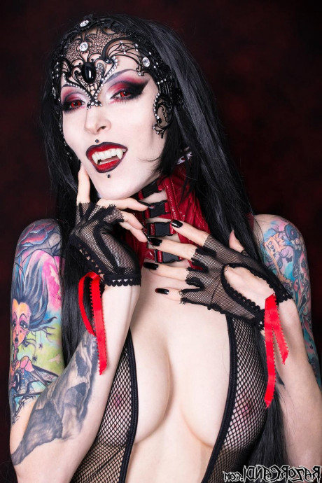 Узкая татуировка картинка 6